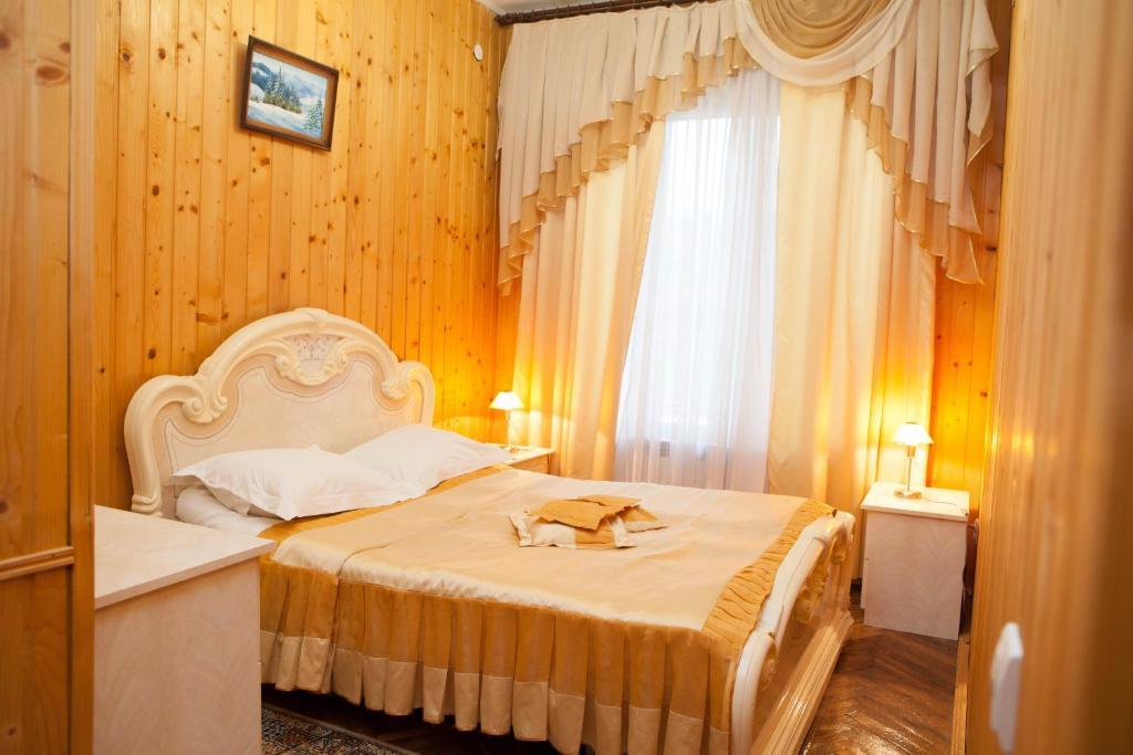 Ялинка Готель Vyshkiv Oda fotoğraf