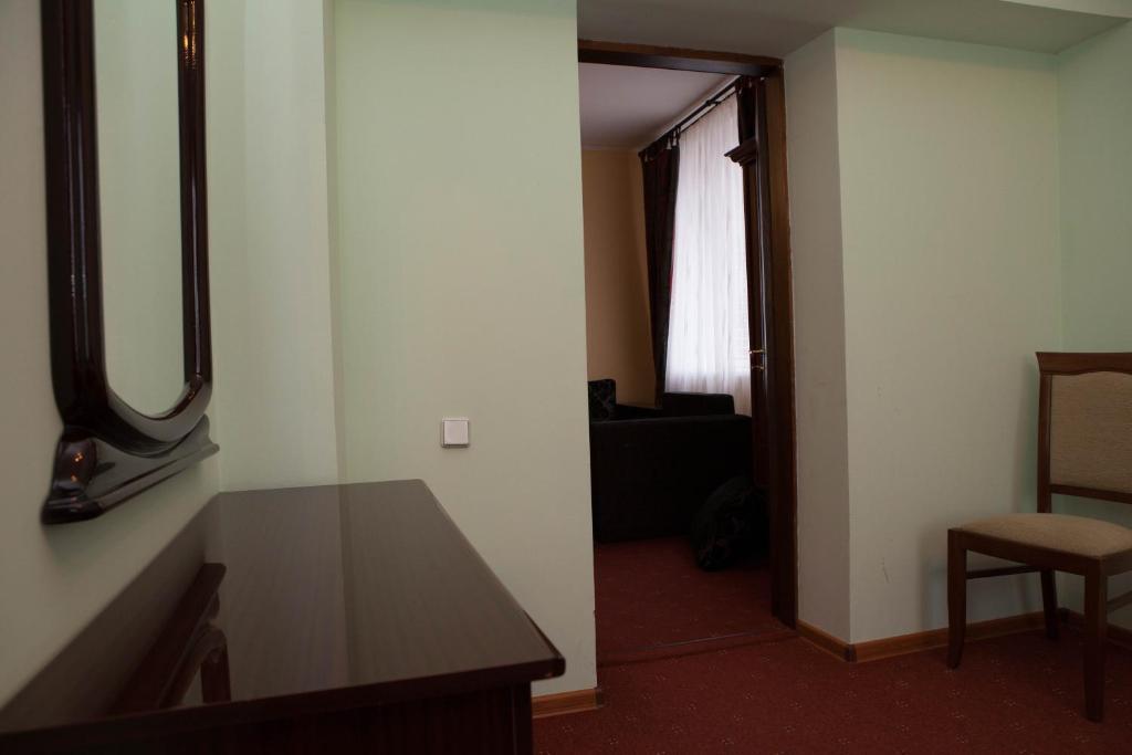 Ялинка Готель Vyshkiv Dış mekan fotoğraf