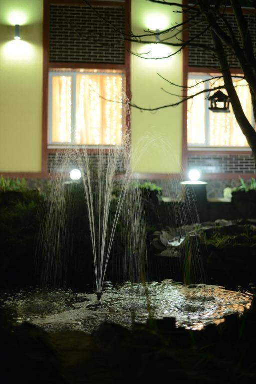 Ялинка Готель Vyshkiv Dış mekan fotoğraf