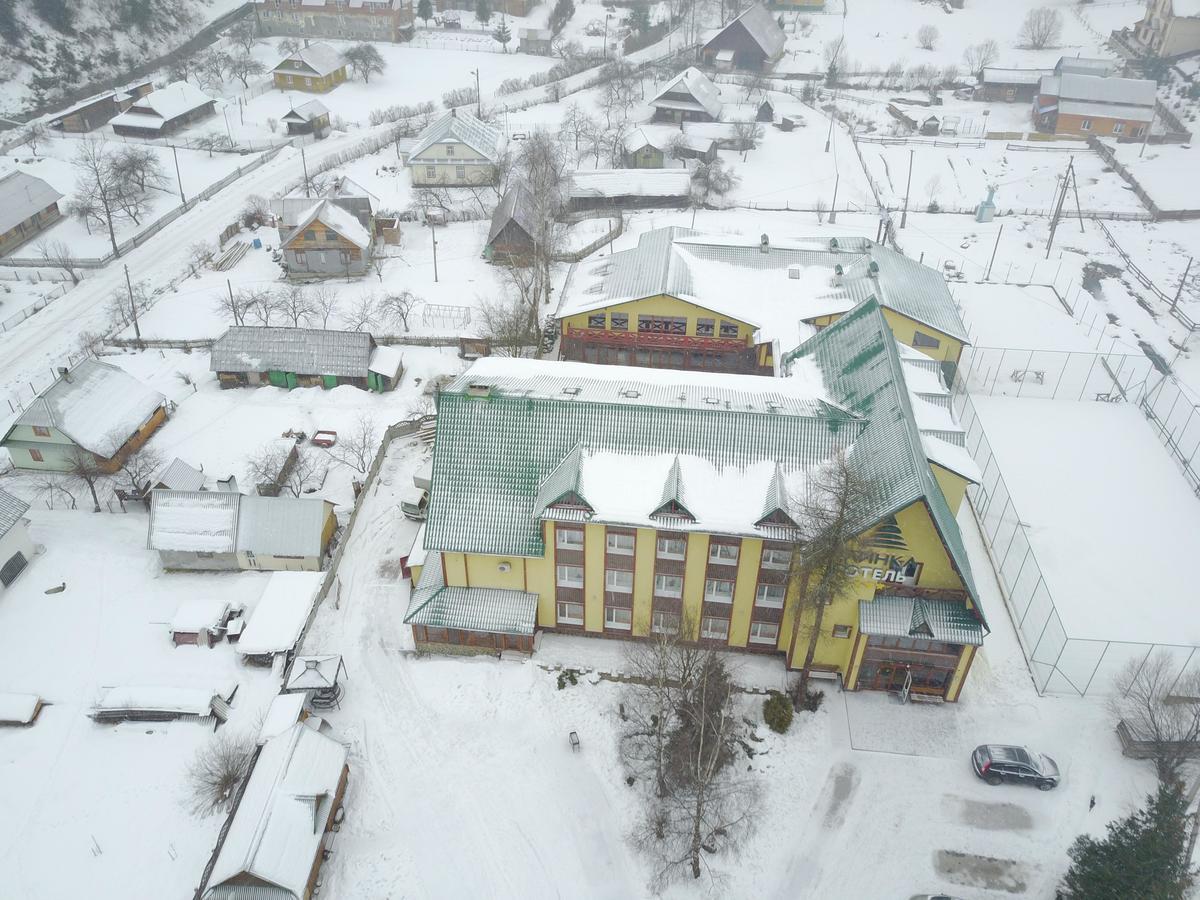Ялинка Готель Vyshkiv Dış mekan fotoğraf